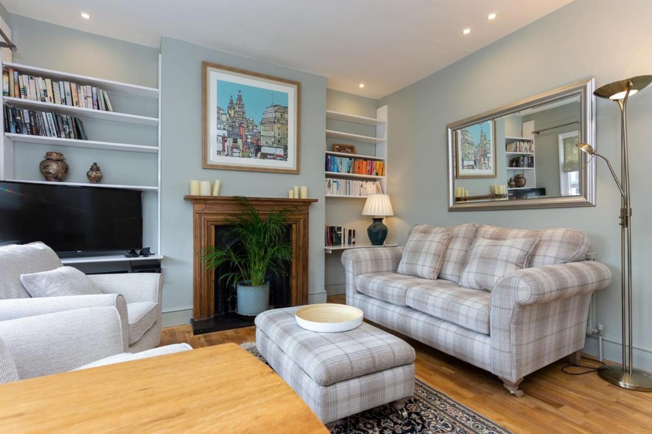 Quaint 2 Bedroom Flat - 9 Minutes Walk To Vauxhall Tube London Bagian luar foto
