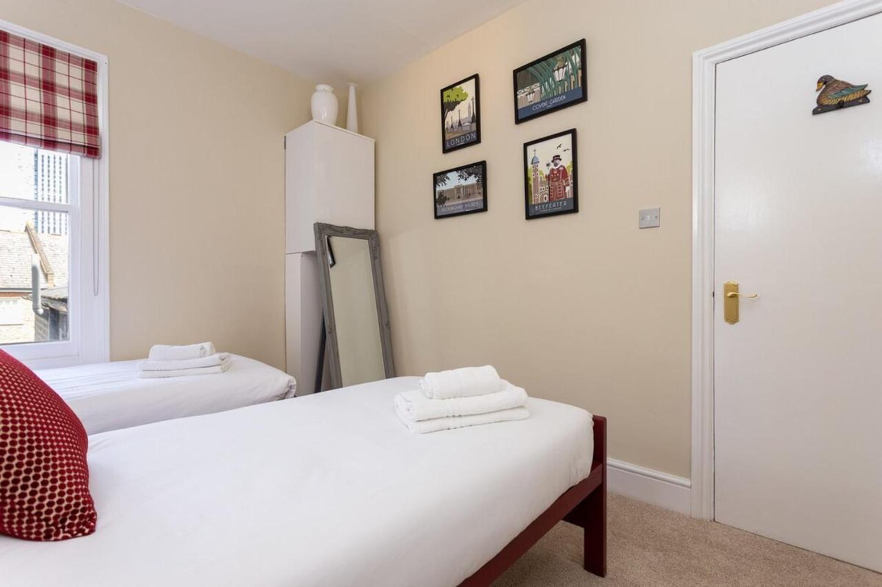 Quaint 2 Bedroom Flat - 9 Minutes Walk To Vauxhall Tube London Bagian luar foto