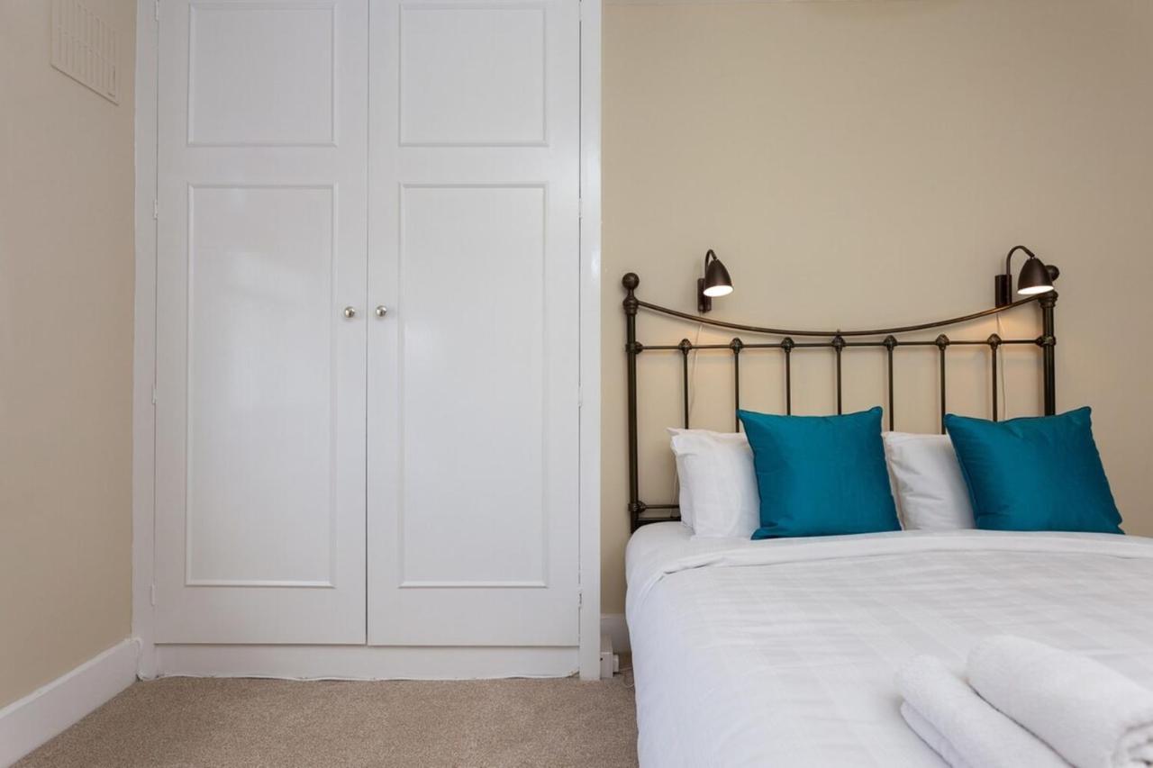Quaint 2 Bedroom Flat - 9 Minutes Walk To Vauxhall Tube London Bagian luar foto