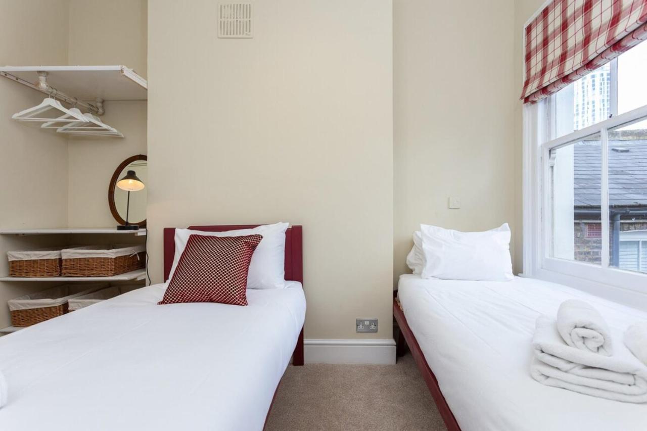 Quaint 2 Bedroom Flat - 9 Minutes Walk To Vauxhall Tube London Bagian luar foto