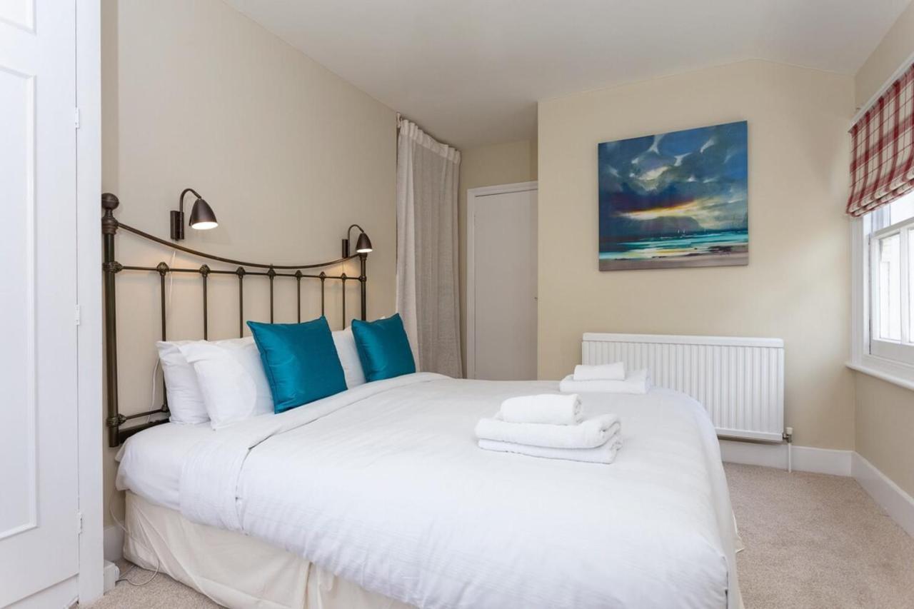 Quaint 2 Bedroom Flat - 9 Minutes Walk To Vauxhall Tube London Bagian luar foto