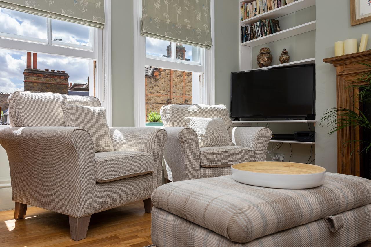 Quaint 2 Bedroom Flat - 9 Minutes Walk To Vauxhall Tube London Bagian luar foto